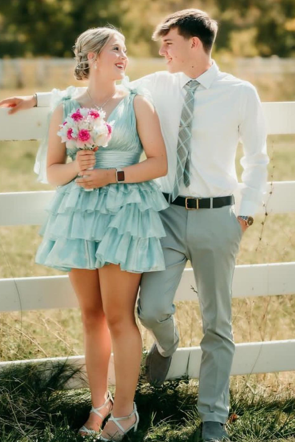 Glitter Kelly Green A-Line Deep V-Neck Homecoming Dress with Bow