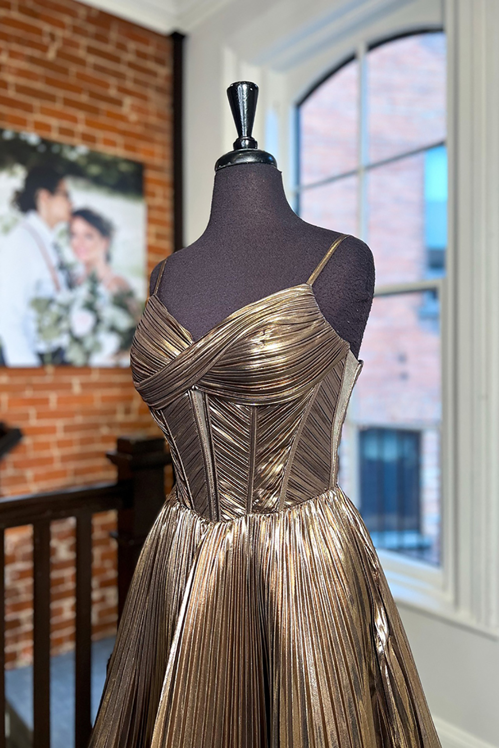 Golden Metallic Spaghetti Straps Pleated A-Line Short Homecoming Dress