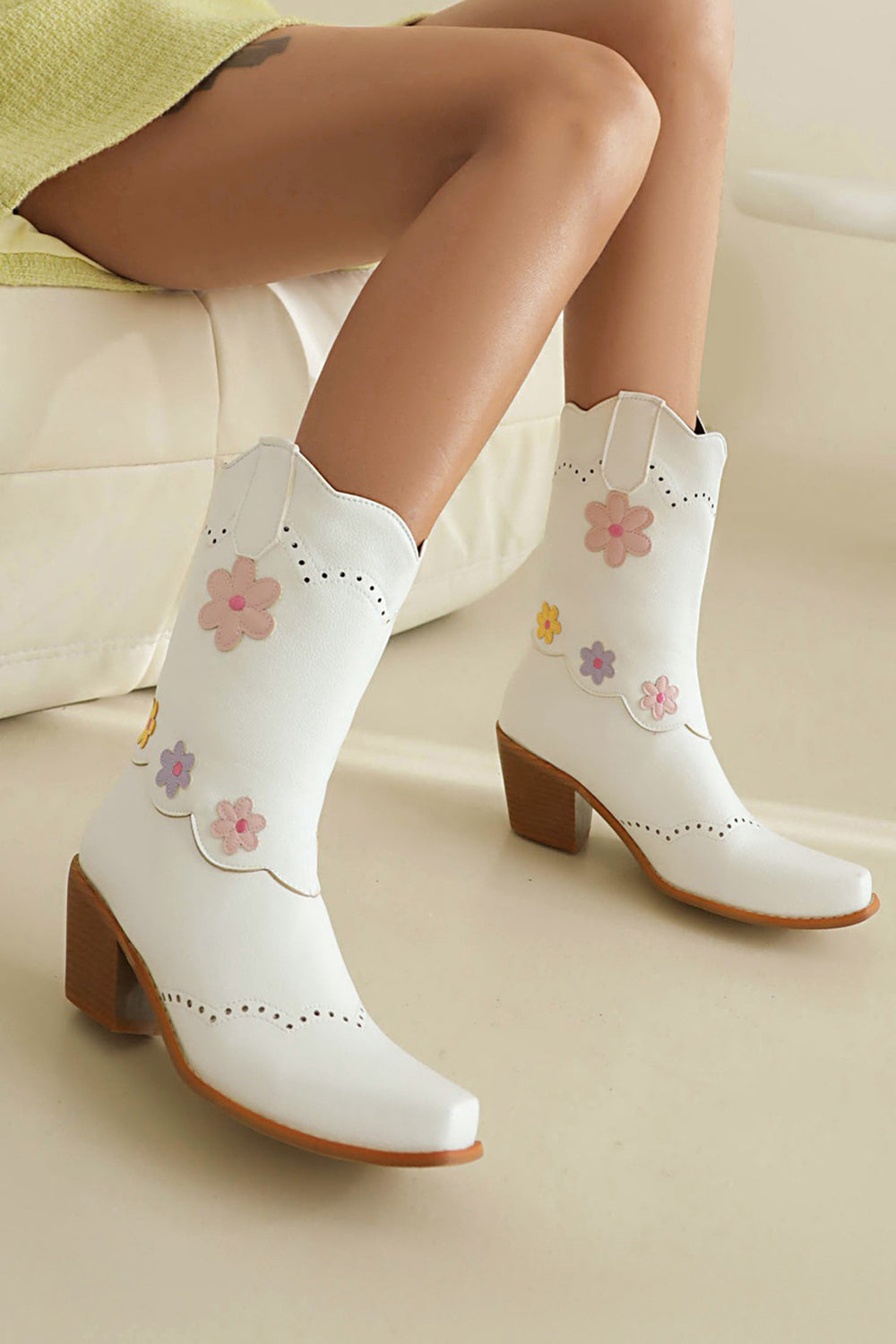 Fashion Black Block Heel Ankle Boots with Flowers