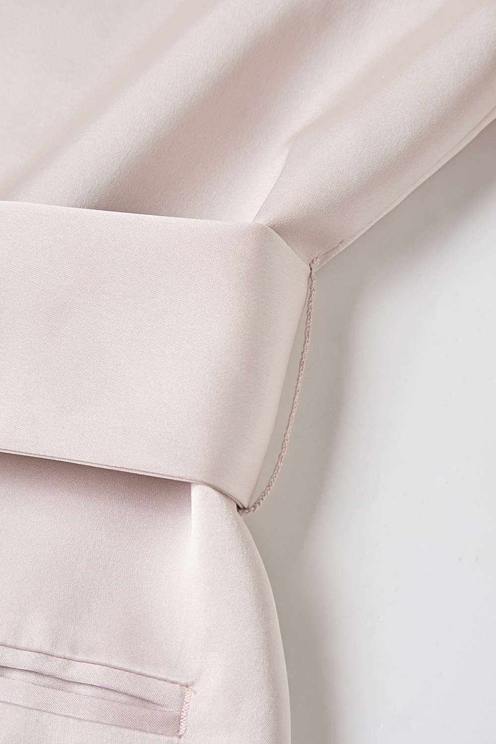 Champagne Notched Lapel Satin Double Breasted 2 Pieces Women Suits with Belt