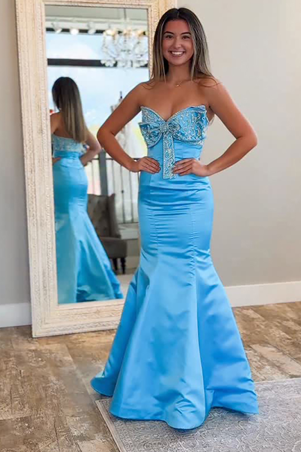 Chic Blue Sweetheart Satin Mermaid Long Prom Dress with Bow