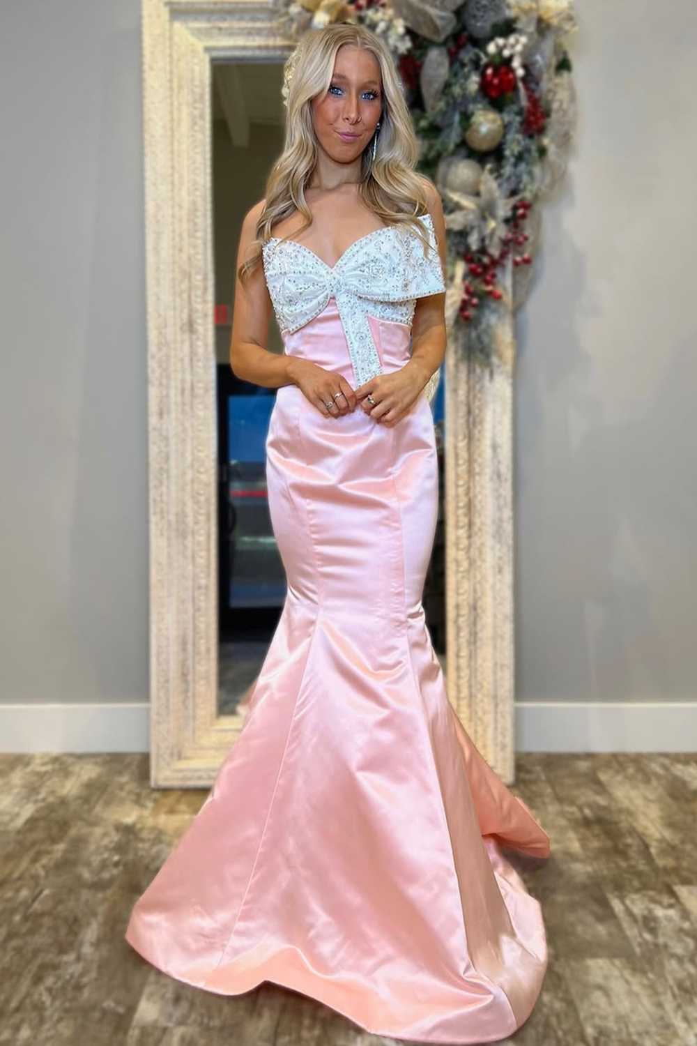 Chic Blush Sweetheart Satin Mermaid Long Prom Dress with Bow
