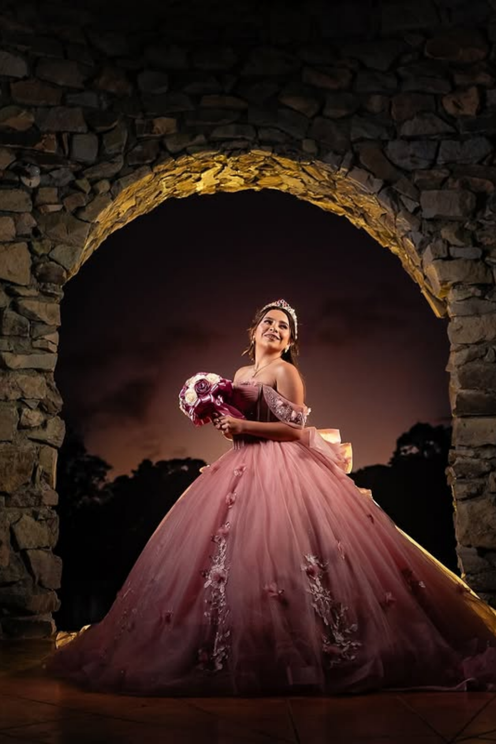 Hellymoon Women Sparkly Blush Princess Long Floral Quinceanera Dress Off the Shoulder Ball Gown Tulle Wedding Ball Gown with Appliques