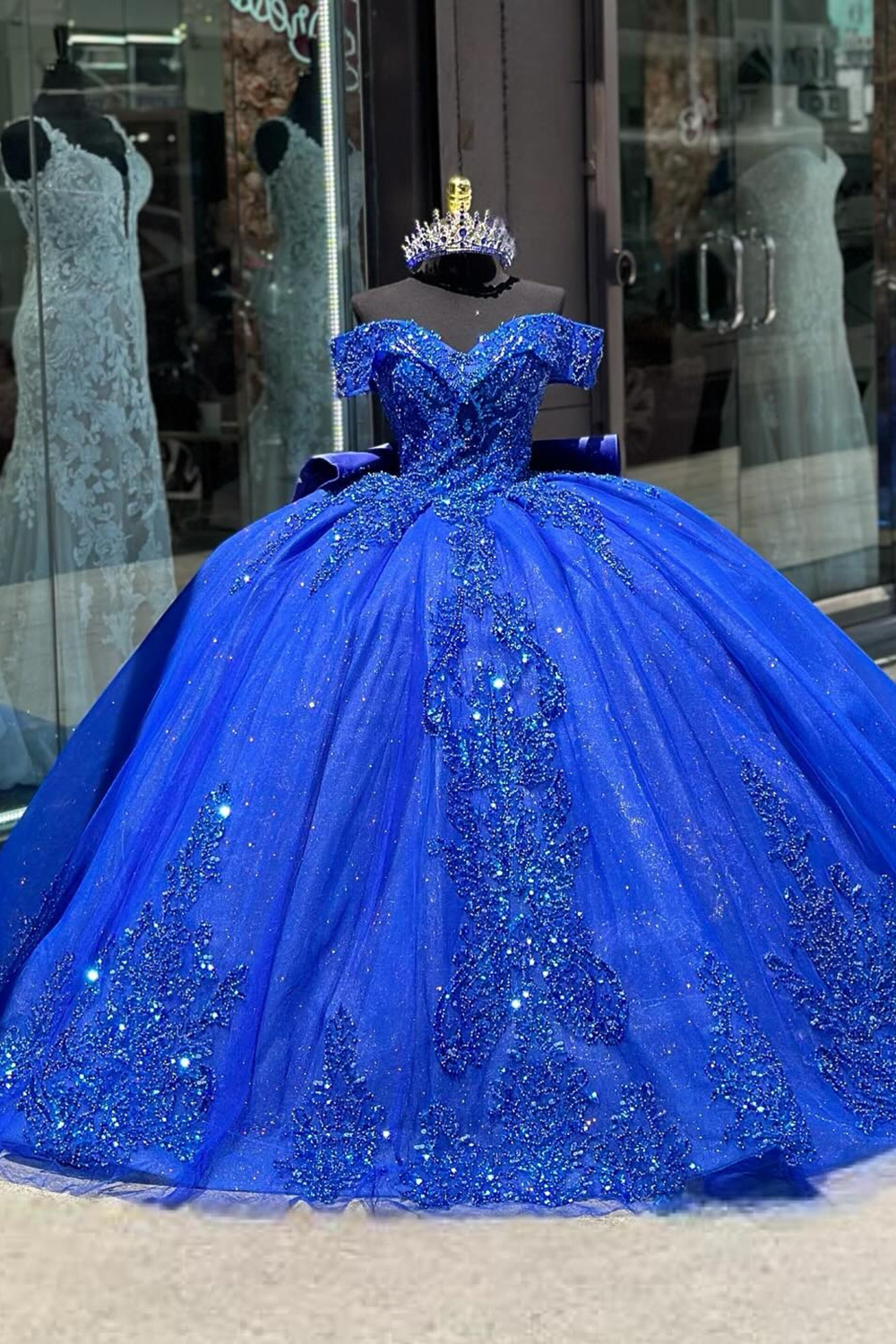 Sparkly Royal Blue Off the Shoulder Beaded Applique Bow Pincess Tulle Quinceanera Dress with Train