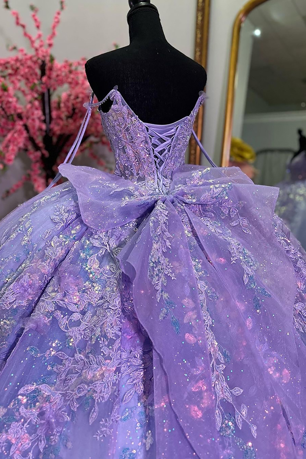 Sparkly Lavender Spaghetti Straps Princess Quinceanera Dress with Appliques