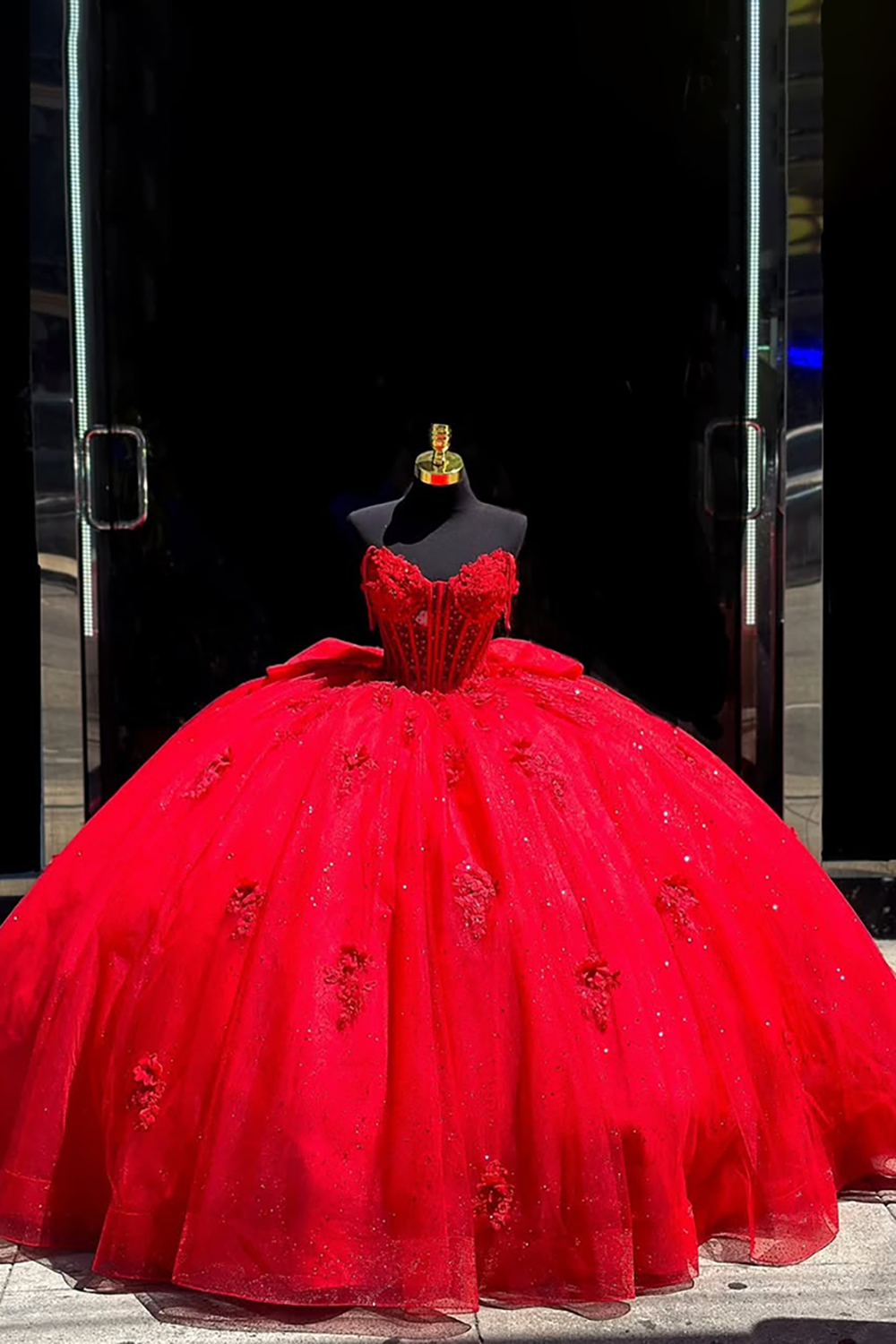 Glitter Red Sweetheart Tulle Applique Quinceanera Dress with Train