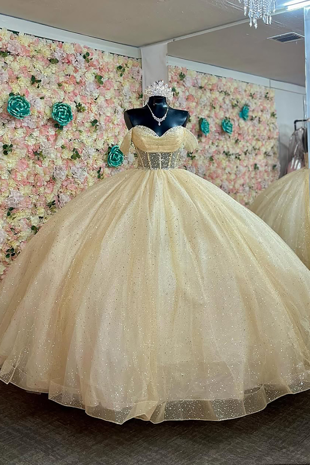 Sparkly Daffodil Off the Shoulder Sequins Princess Tulle Quinceanera Dress with Beading