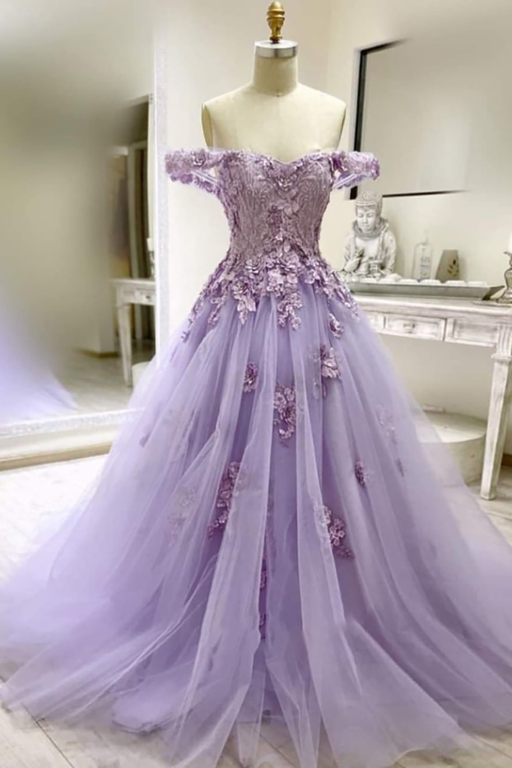 Lilac Off the Shoulder Princess Tulle Quinceanera Dress with Appliques