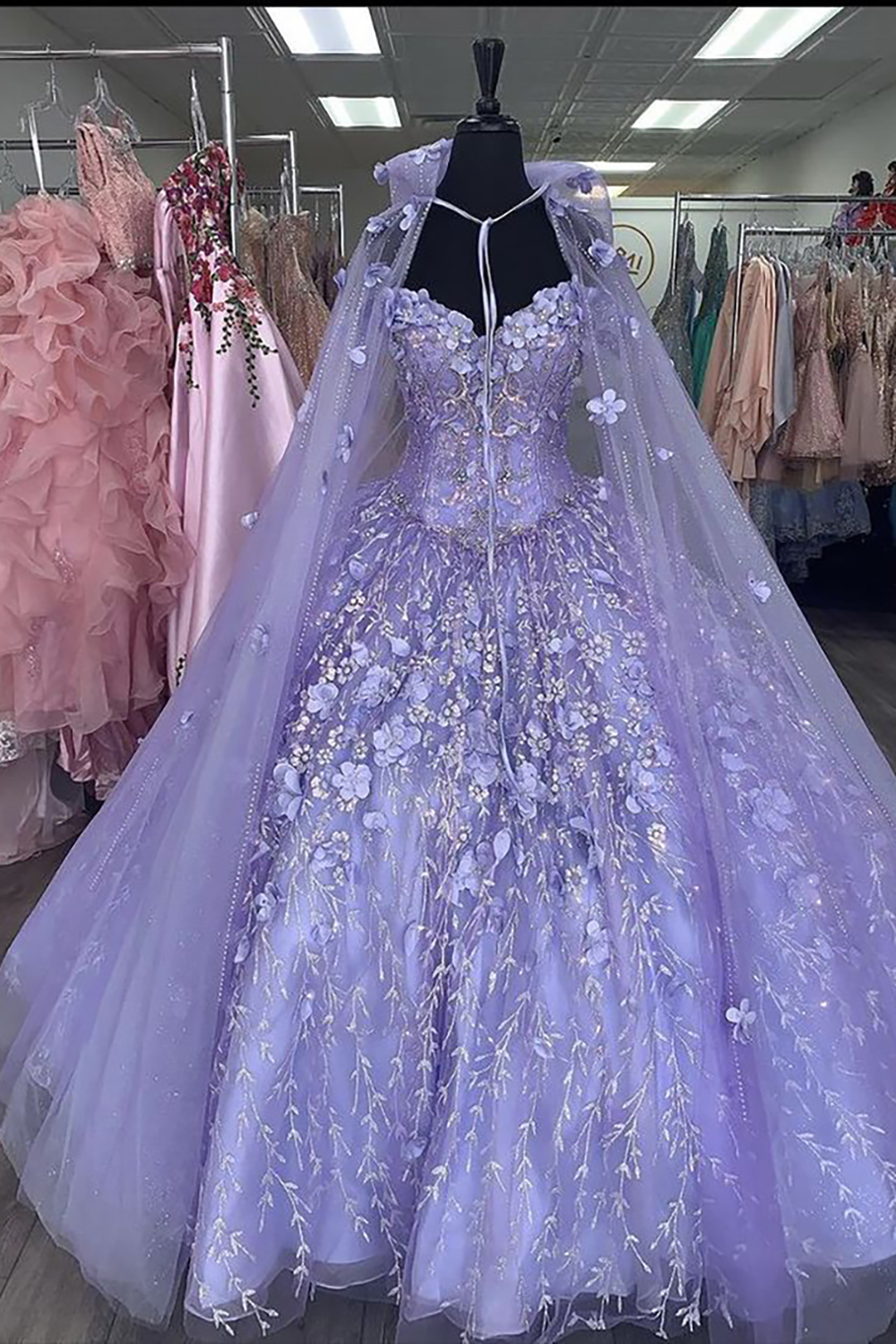 Sparkly Lilac Sweetheart Princess Tulle Applique Quinceanera Dress with Cape