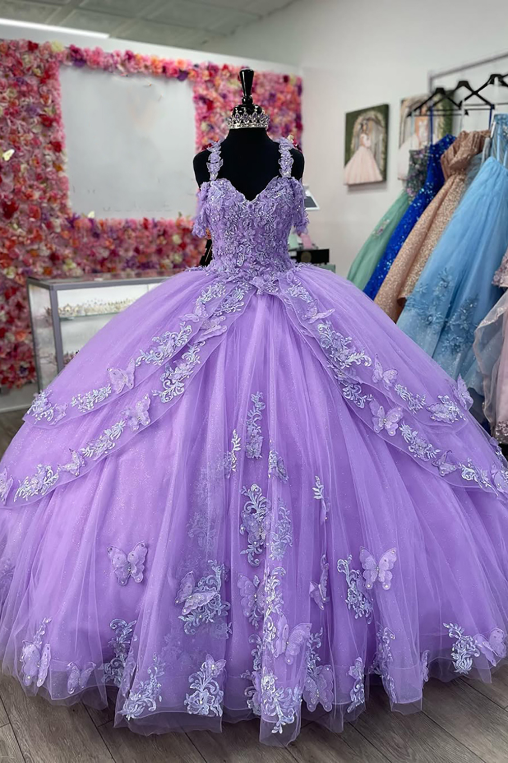 Sparkly Purple Spaghetti Straps Ball Gown Appliqued Quinceanera Dress