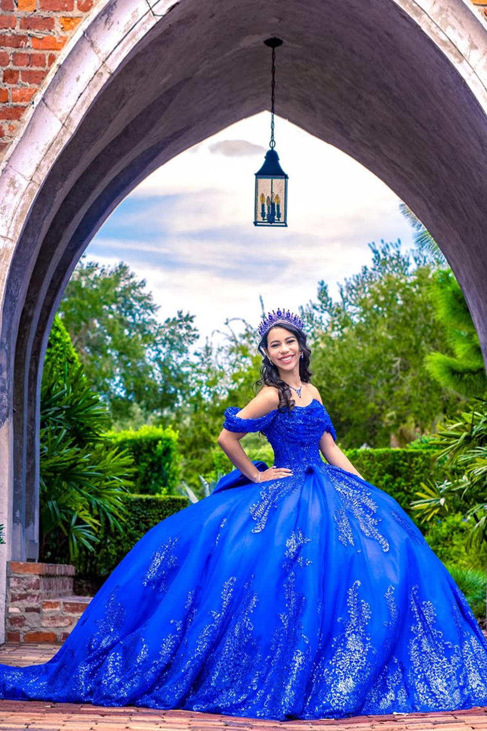 Royal Blue Off the Shoulder Bow Sequins Applique Princess Tulle Quinceanera Dress with Train