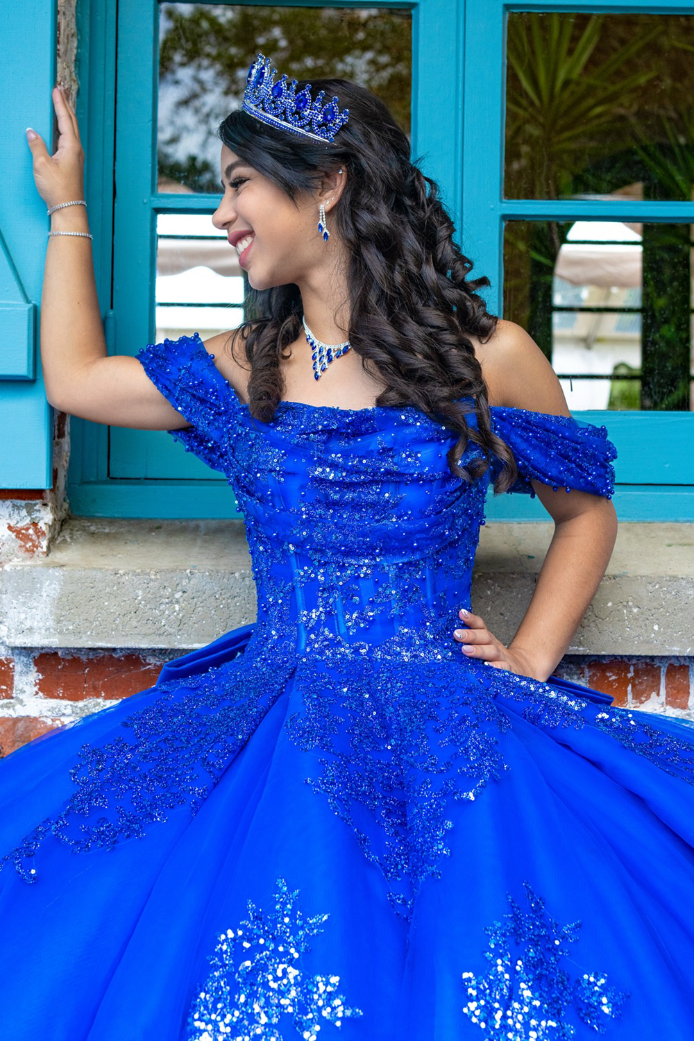 Royal Blue Off the Shoulder Bow Sequins Applique Princess Tulle Quinceanera Dress with Train