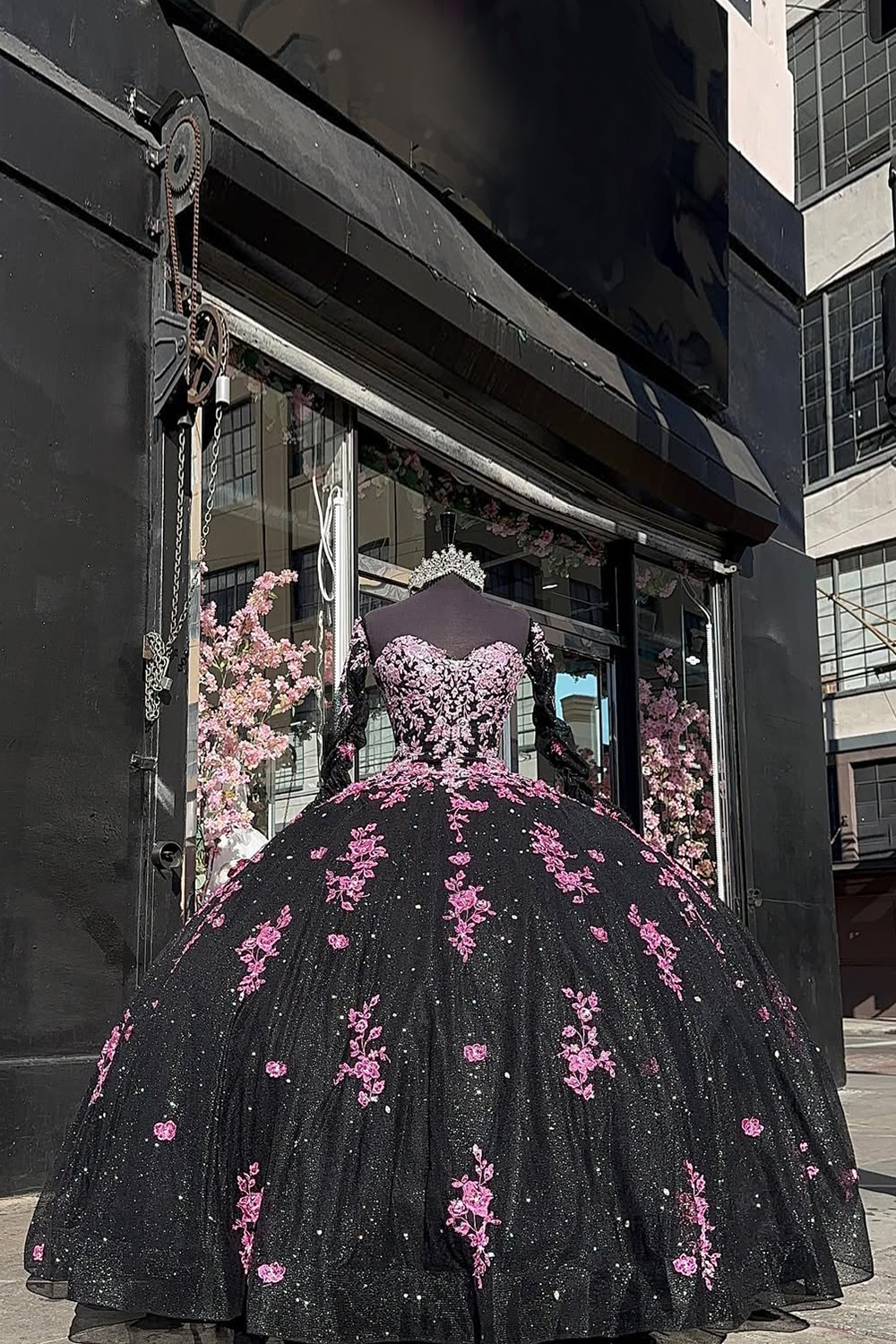 Sparkly Black Pink Ball Gown Strapless Tulle Appliques Quinceanera Dress with Bow