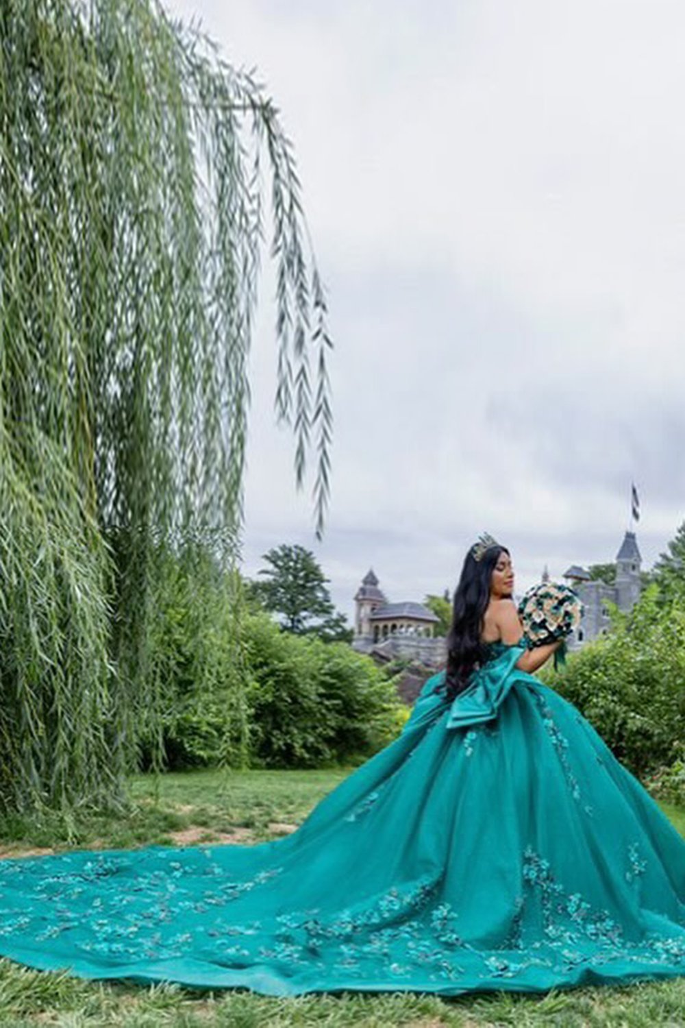 Peacock Green Off the Shoulder Ball Gown Tulle Applique Quinceanera Dress with Bow