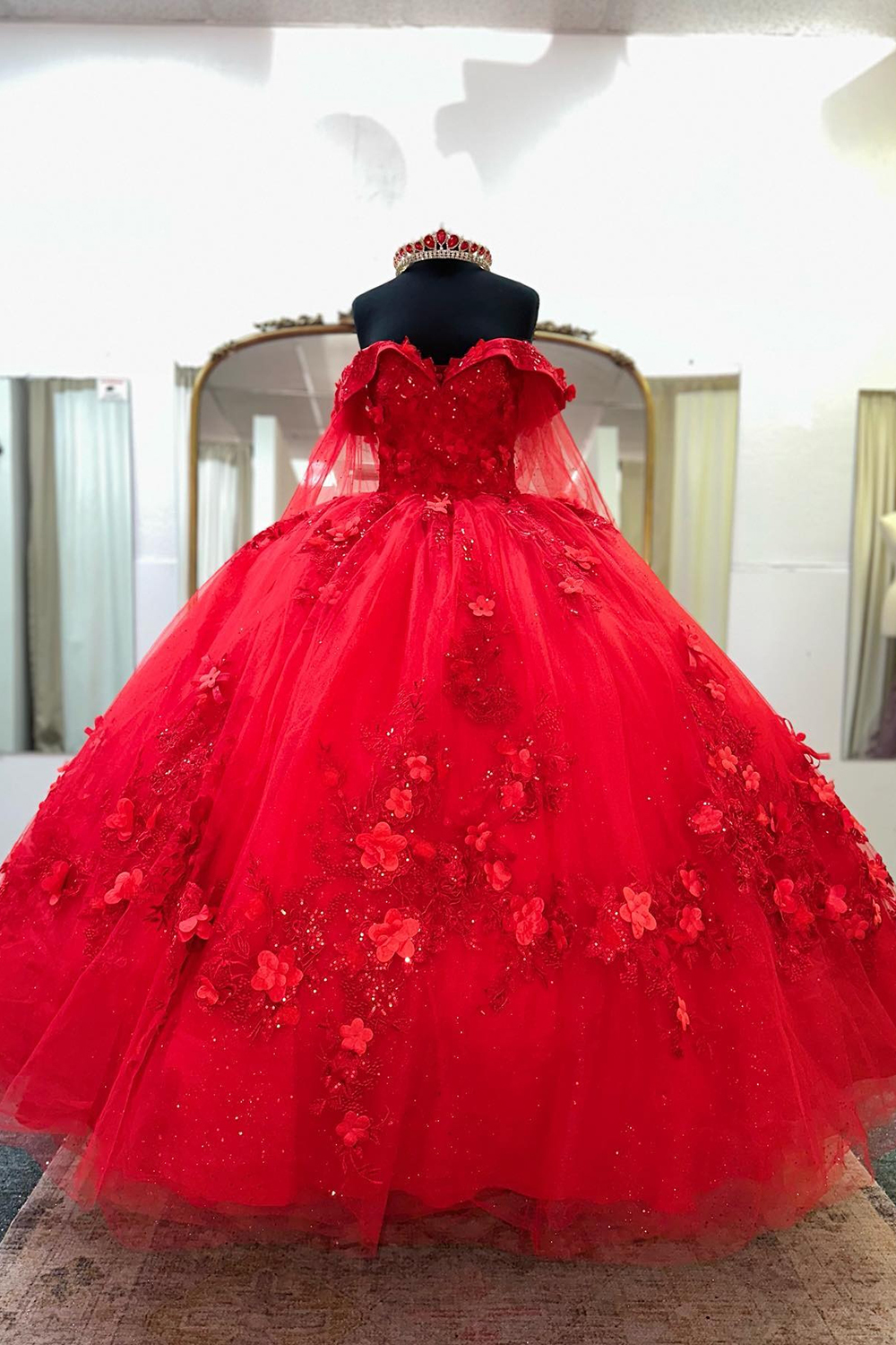Red Ball Gown Sweetheart Floral Quinceanera Dress with Appliques