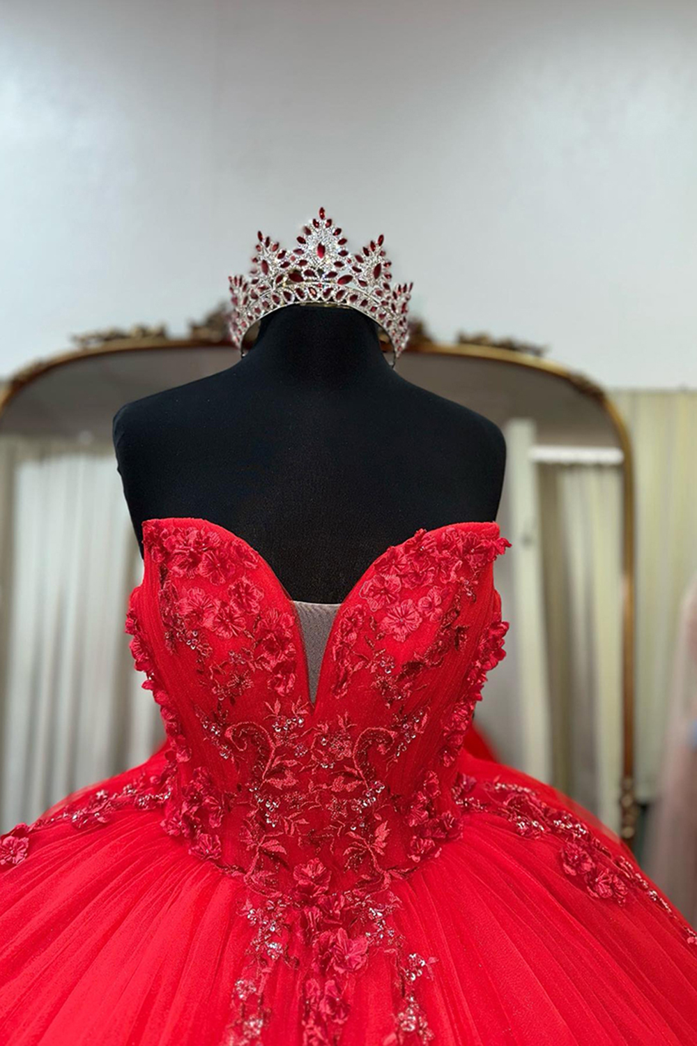 Red Appliqued Tulle Ball Gown Sweetheart Quinceanera Dress
