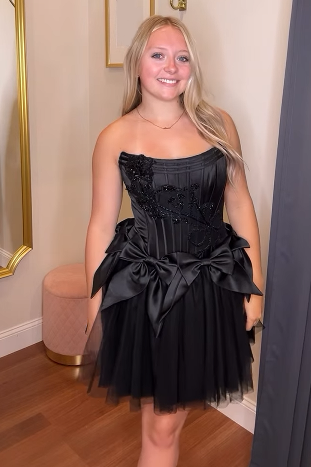 Black Tulle Corset A Line Short Homecoming Dress with Bows