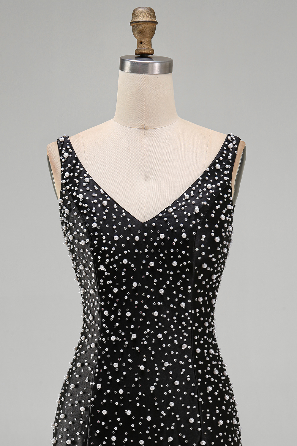 Sparkly White Bodycon V Neck Short Homecoming Dress with Beading