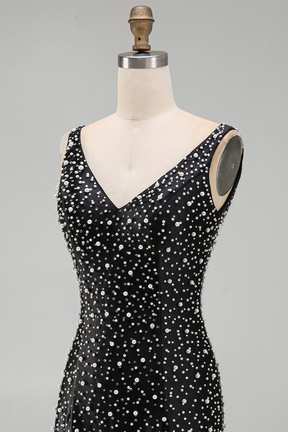 Sparkly White Bodycon V Neck Short Homecoming Dress with Beading