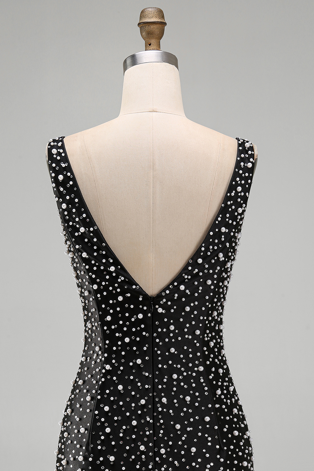 Sparkly White Bodycon V Neck Short Homecoming Dress with Beading