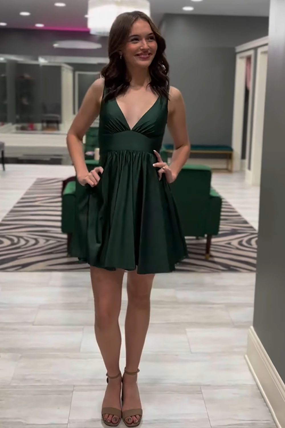 Emerald Green A Line Satin V-Neck Short Homecoming Dress