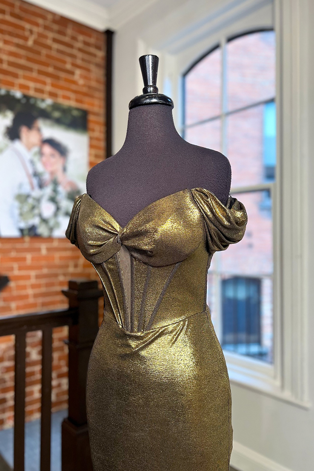 [Copy]Gold Metallic Off the Shoulder Short Corset Homecoming Dress