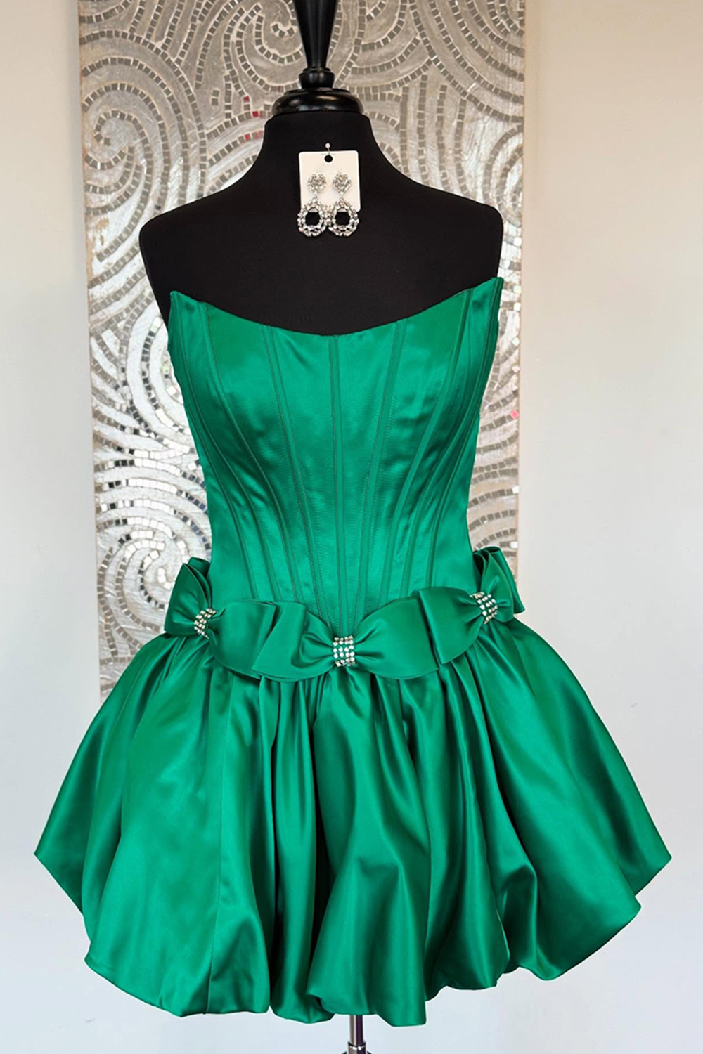 Sparkly Red Strapless Satin Short Corset Homecoming Dress with Bow