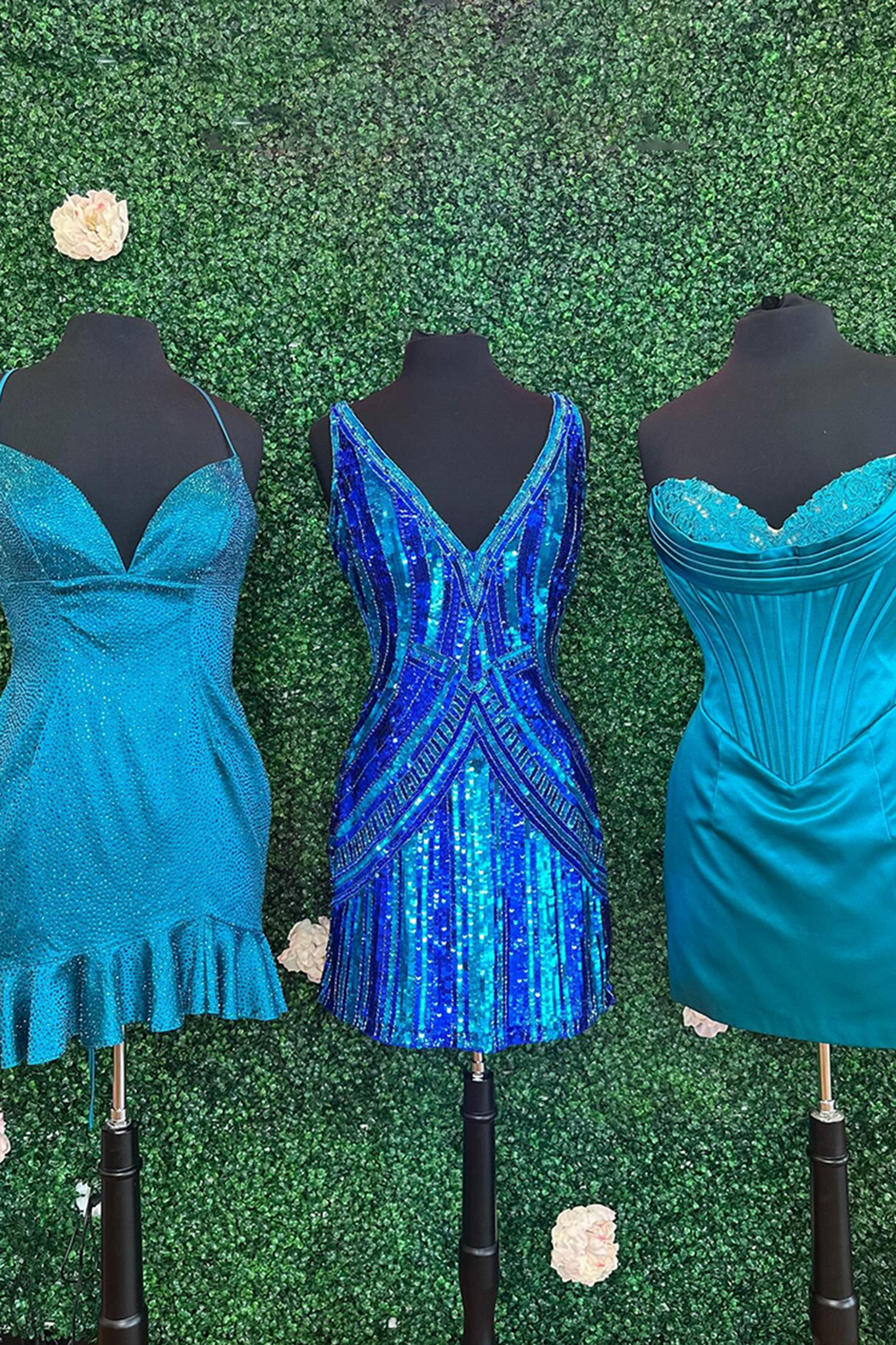 Red Satin Tight Short Corset Homecoming Dress with Appliques