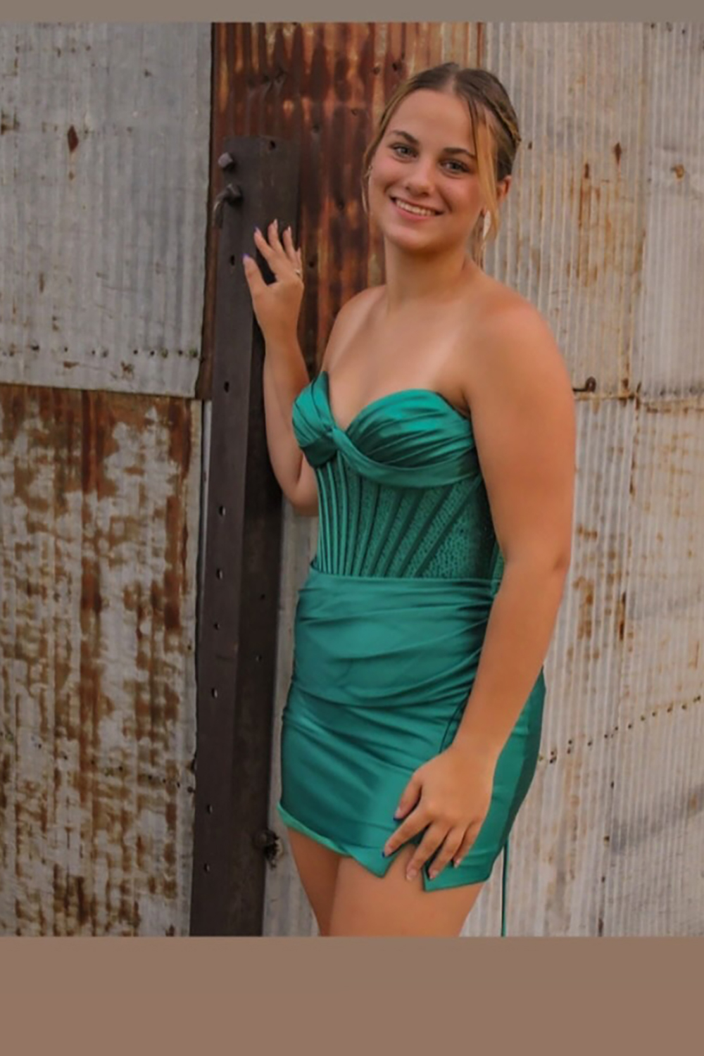 Green Sweetheart Satin Tight Short Corset Homecoming Dress with Beading