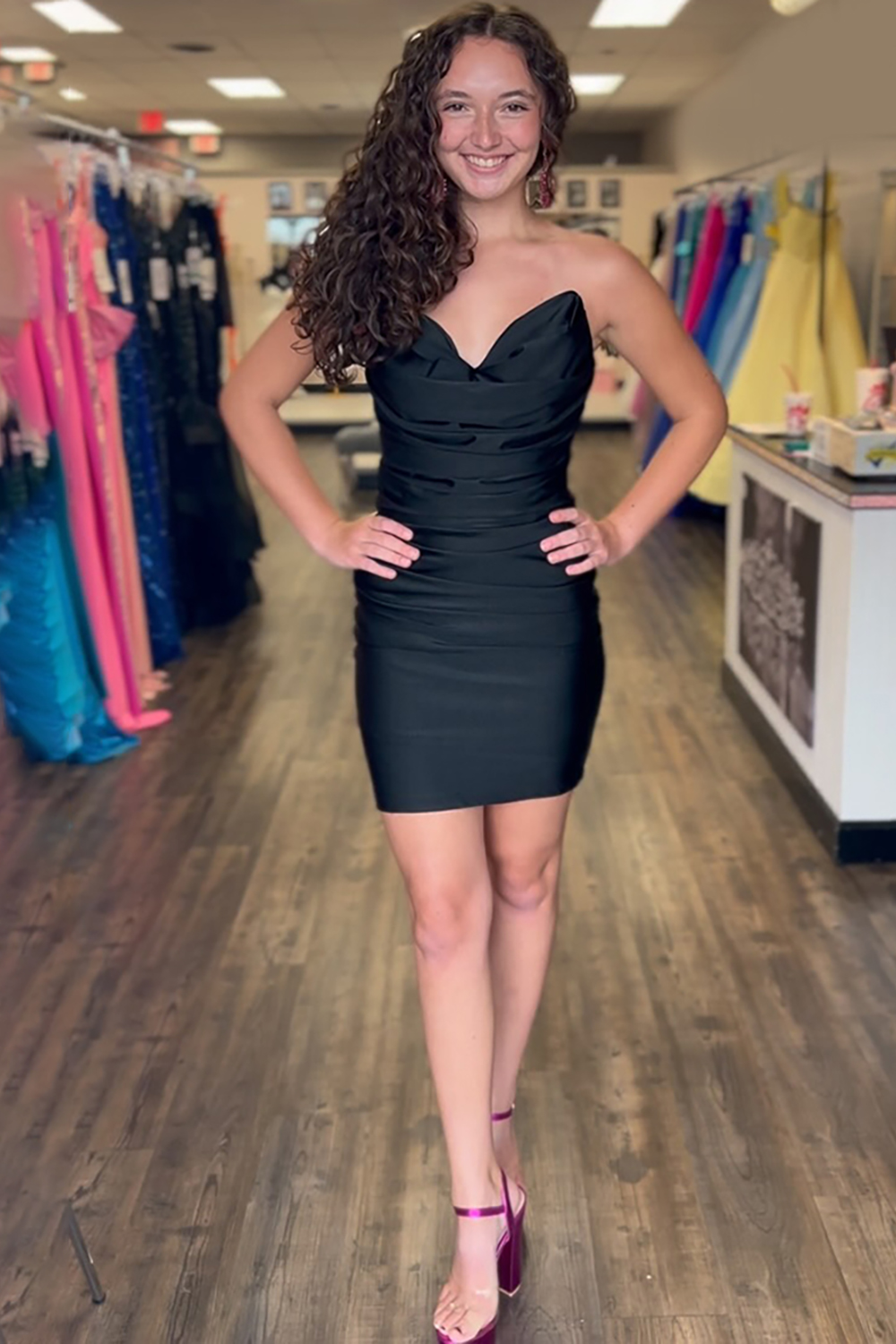 Black Sweetheart Satin Ruched Tight Short Homecoming Dress