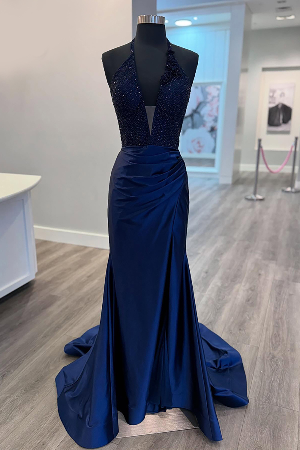 Sparkly Navy Mermaid Satin Halter Long Prom Dress with Beading