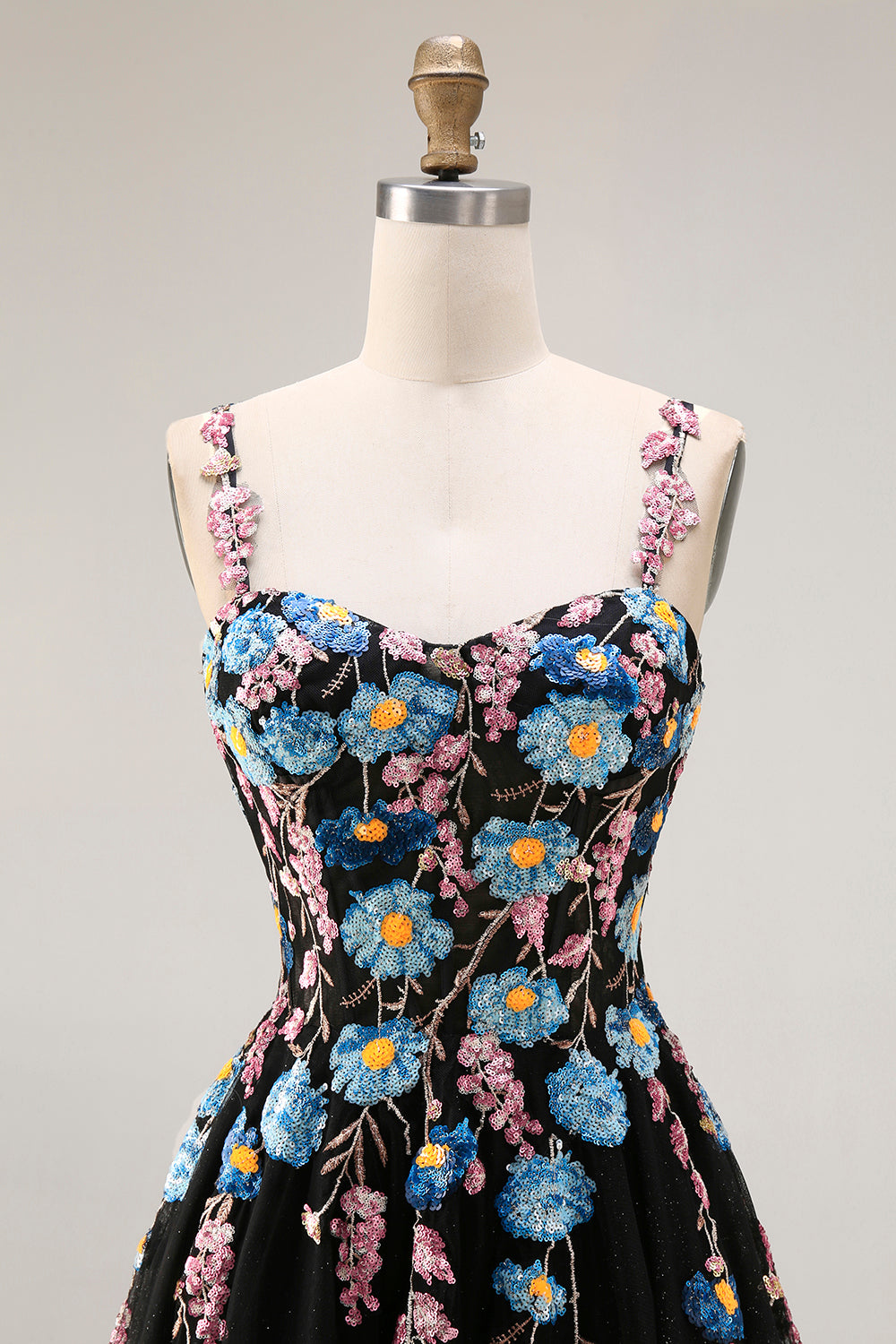 Floral Black A Line Spaghetti Straps Long Tulle Prom Dress with Embroidery