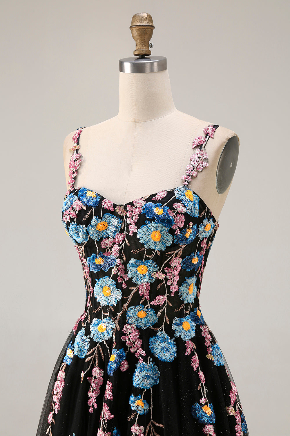 Floral Black A Line Spaghetti Straps Long Tulle Prom Dress with Embroidery