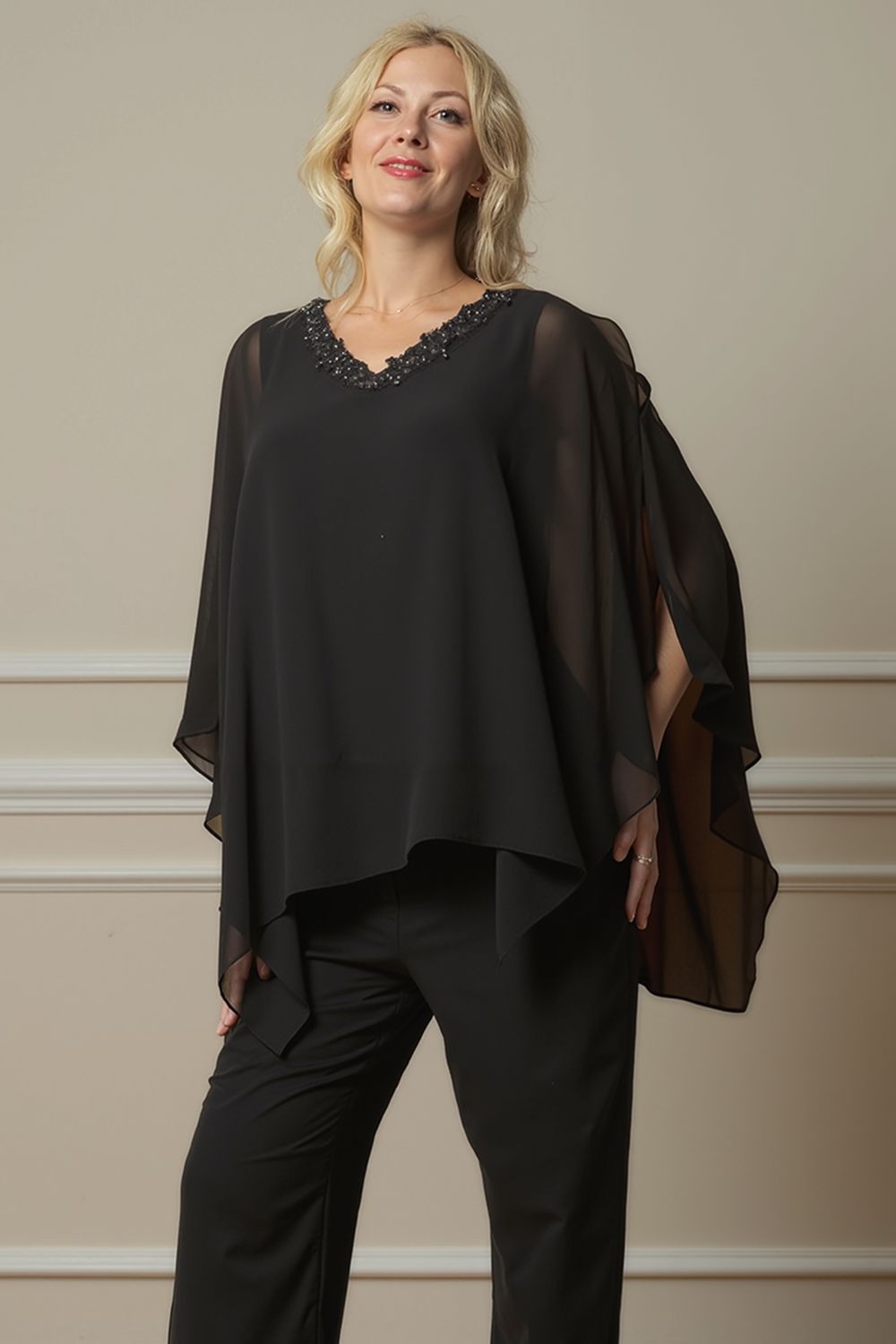 Sparkly Black Beaded V-Neck 3 Piece Mother of the Bride Pant Suits with Cape