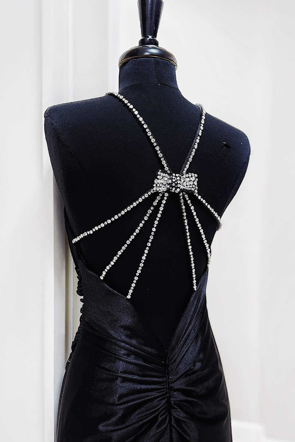 Sparkly Black Halter Mermaid Ruched Long Prom Dress with Beading