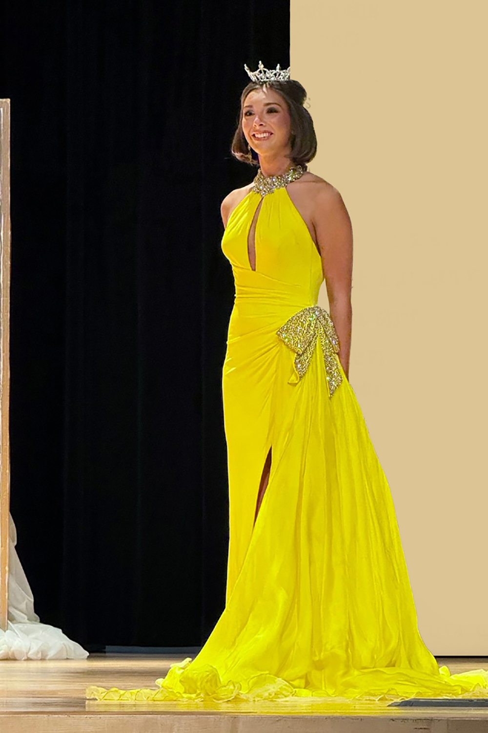 Sparkly Yellow Mermaid Beaded Halter Neck Long Prom Dress with Bow