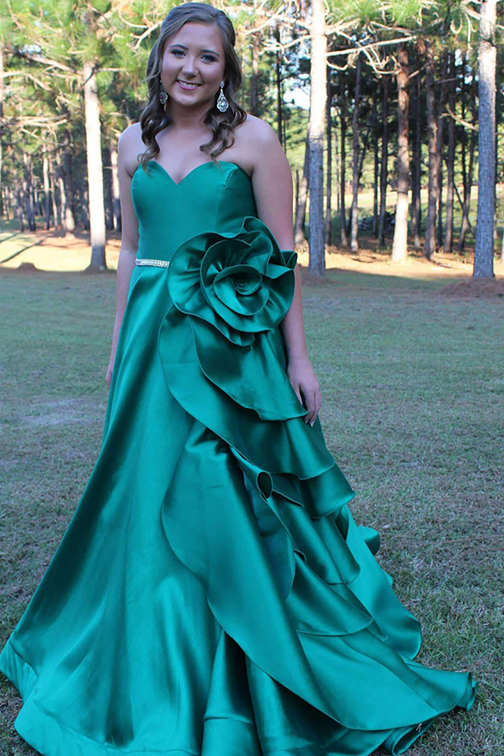 Green Tiered Ruffled Ball Gown Sweetheart Long Prom Dress with 3D Flower
