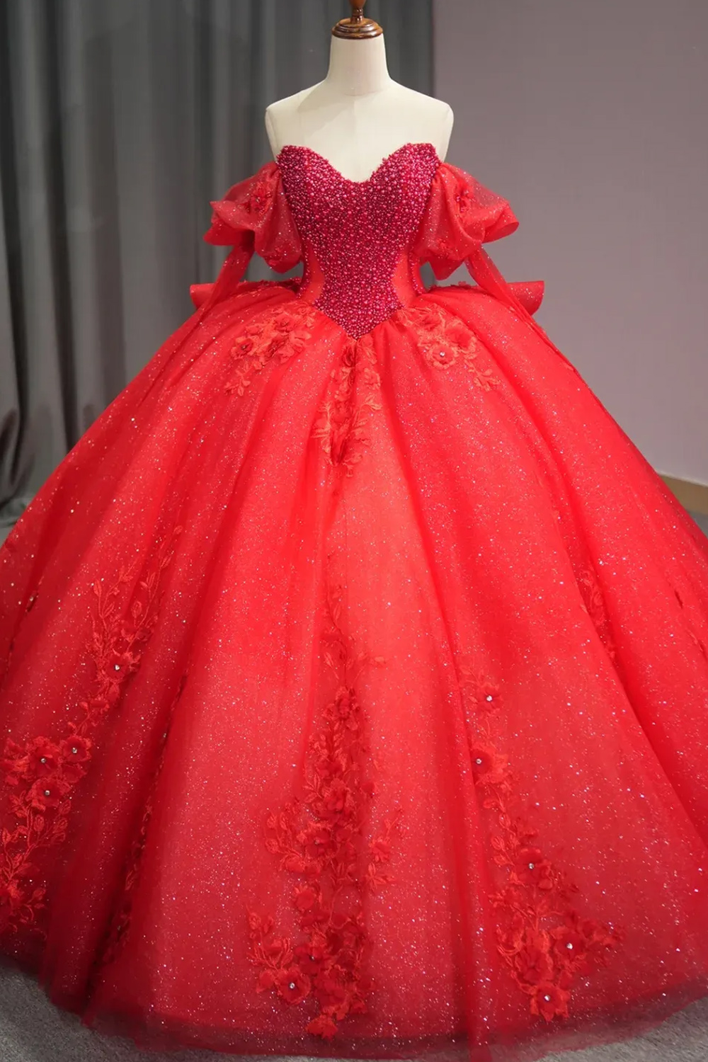 Sparkly Tulle Red Beaded Corset Floral Ball Gown Long Quinceanera Dress Off the Shoulder Puff Sleeves Appliqued Sweet 16 Dress