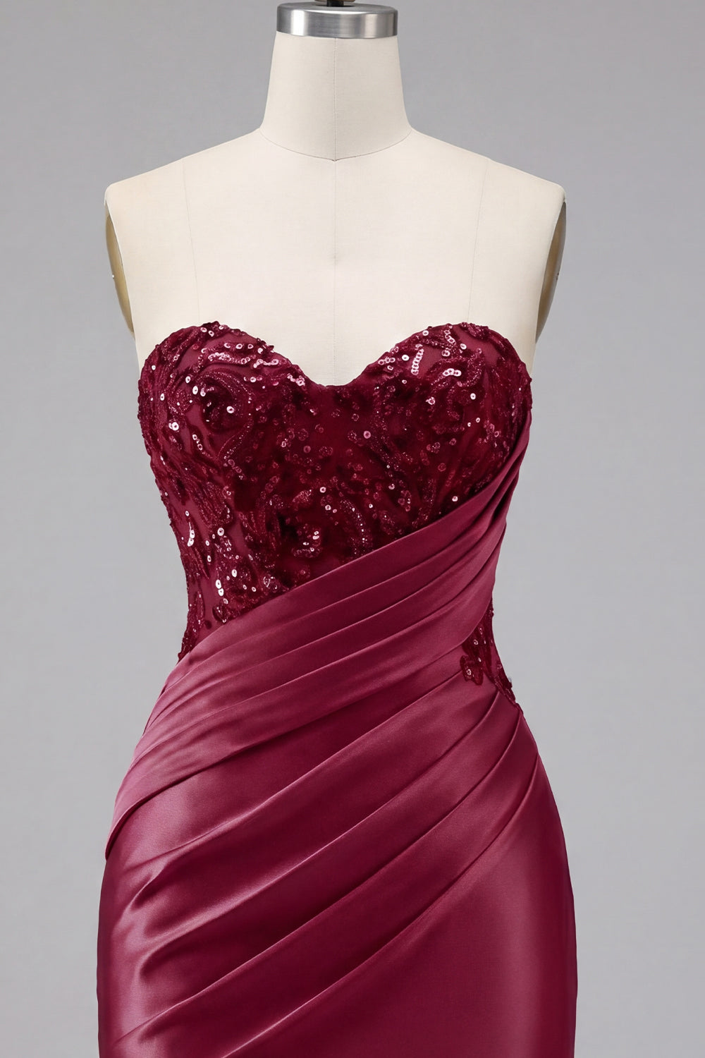Sparkly Burgundy Sweetheart Tight Short Beaded Ruched Homecoming Dress