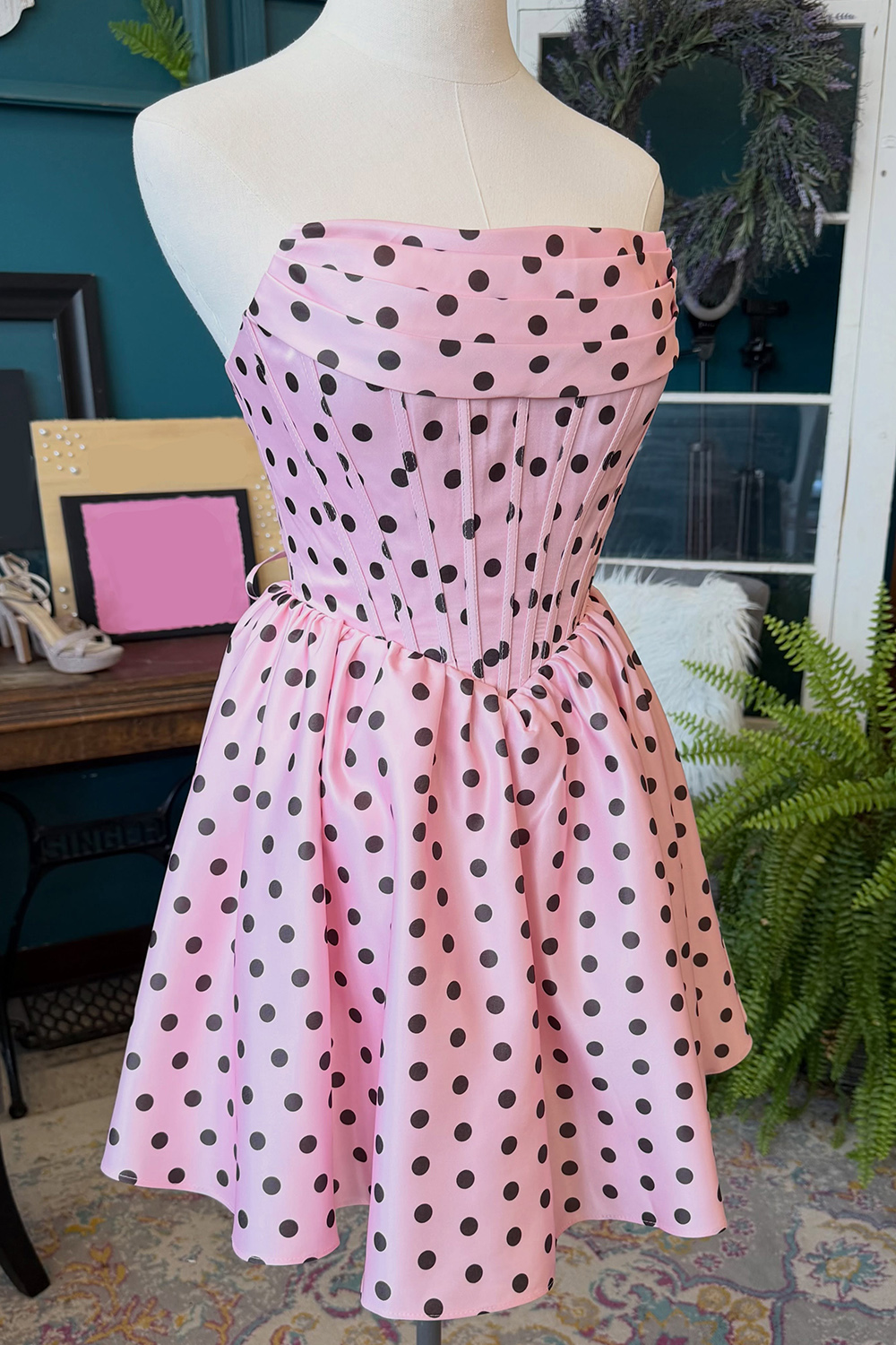 Black and White Polka Dots A-Line Strapless Short Corset Homecoming Dress