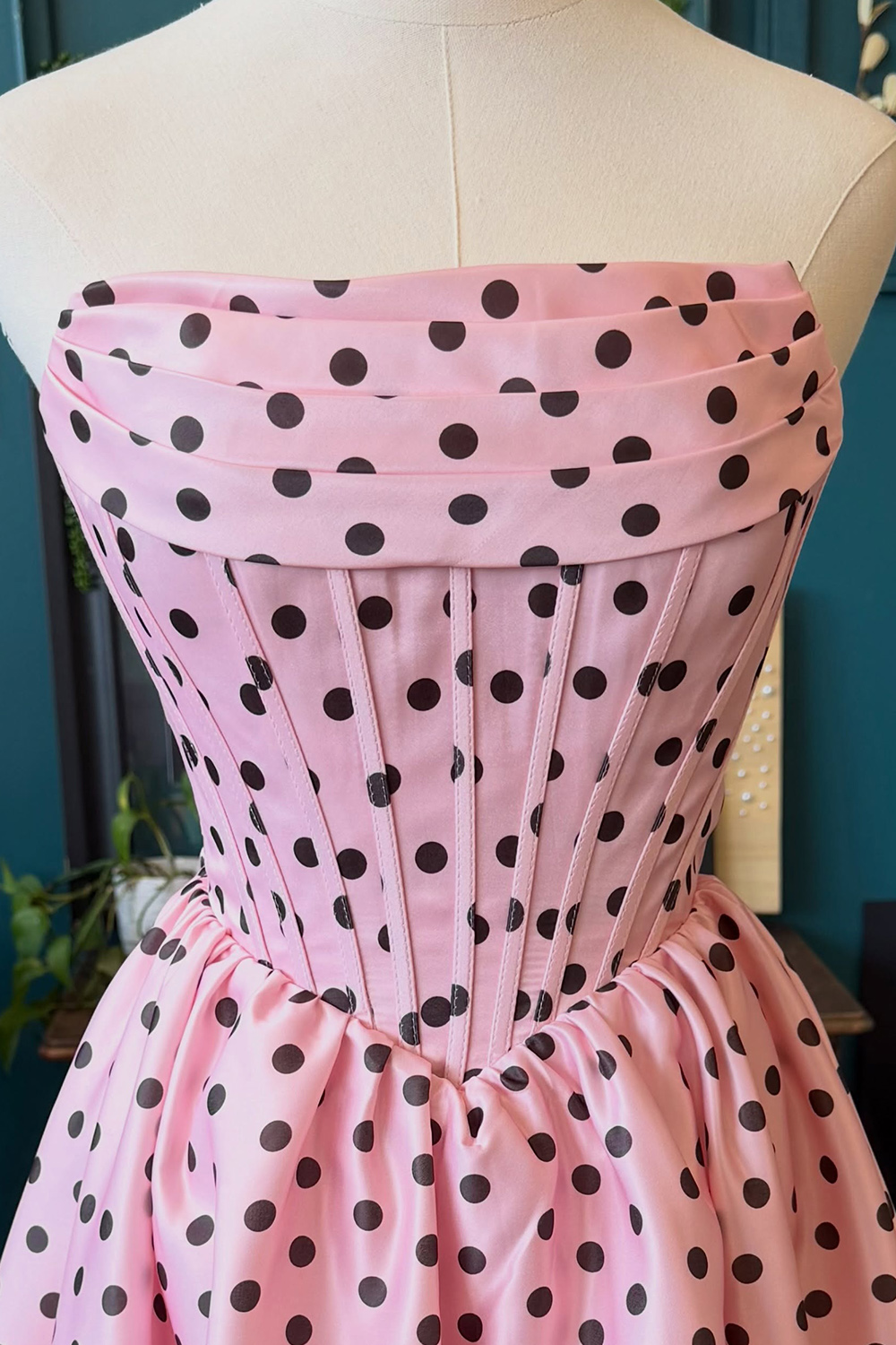 Black and White Polka Dots A-Line Strapless Short Corset Homecoming Dress