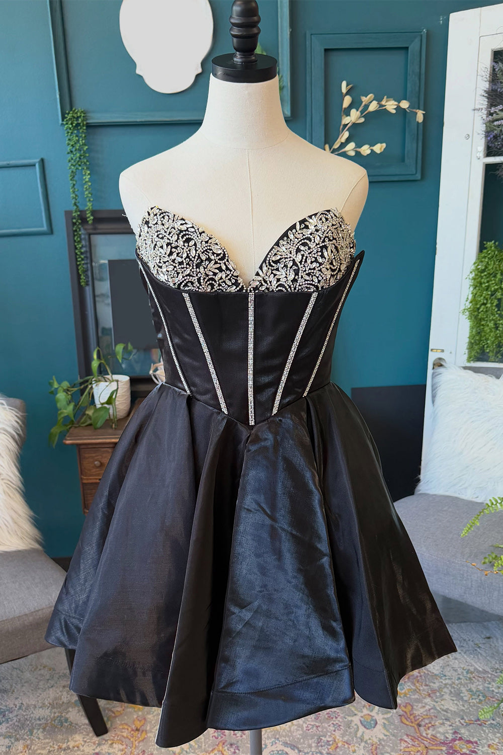 Corset Sweetheart Black Short Homecoming Dress with Rhinestones
