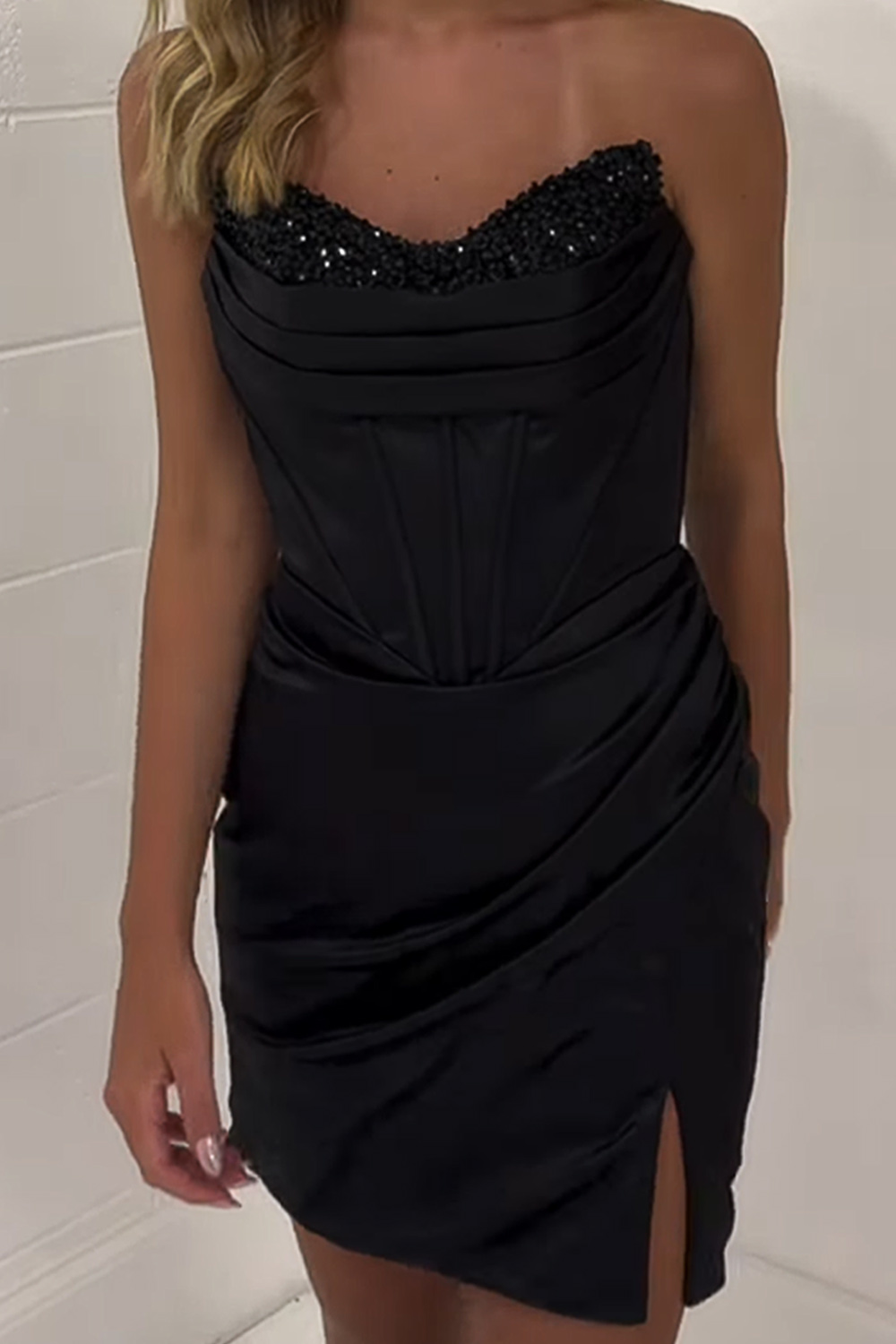 Black Corset Bodycon Strapless Short Homecoming Dress with Beading