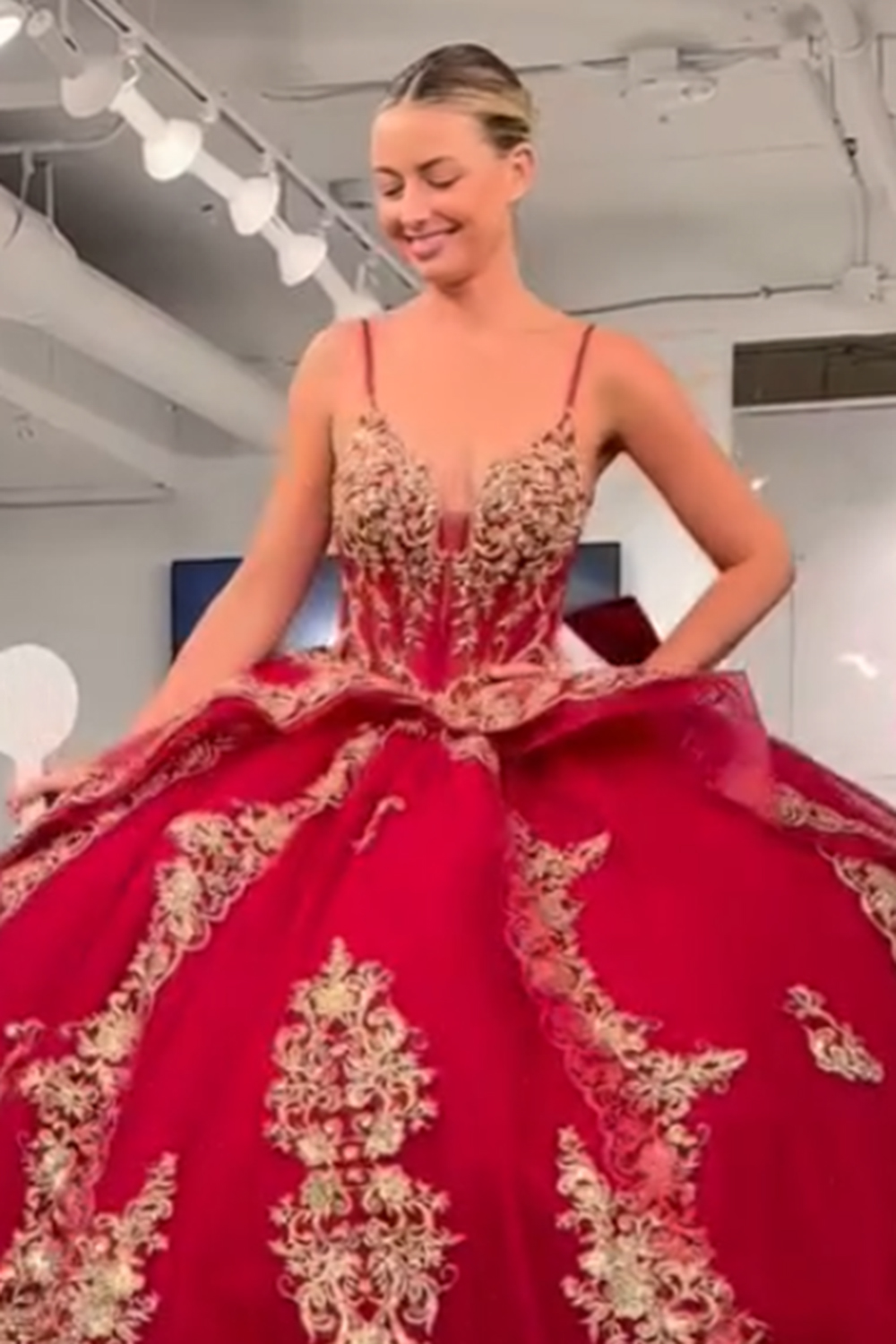 Red Ball Gown Spaghetti Straps Appliqued Long Quinceanera Dress