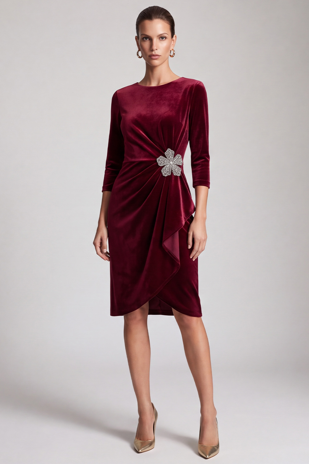 Sparkly Burgundy Ruched Sheath Round Neck Midi Evening Dress with Rhinestones