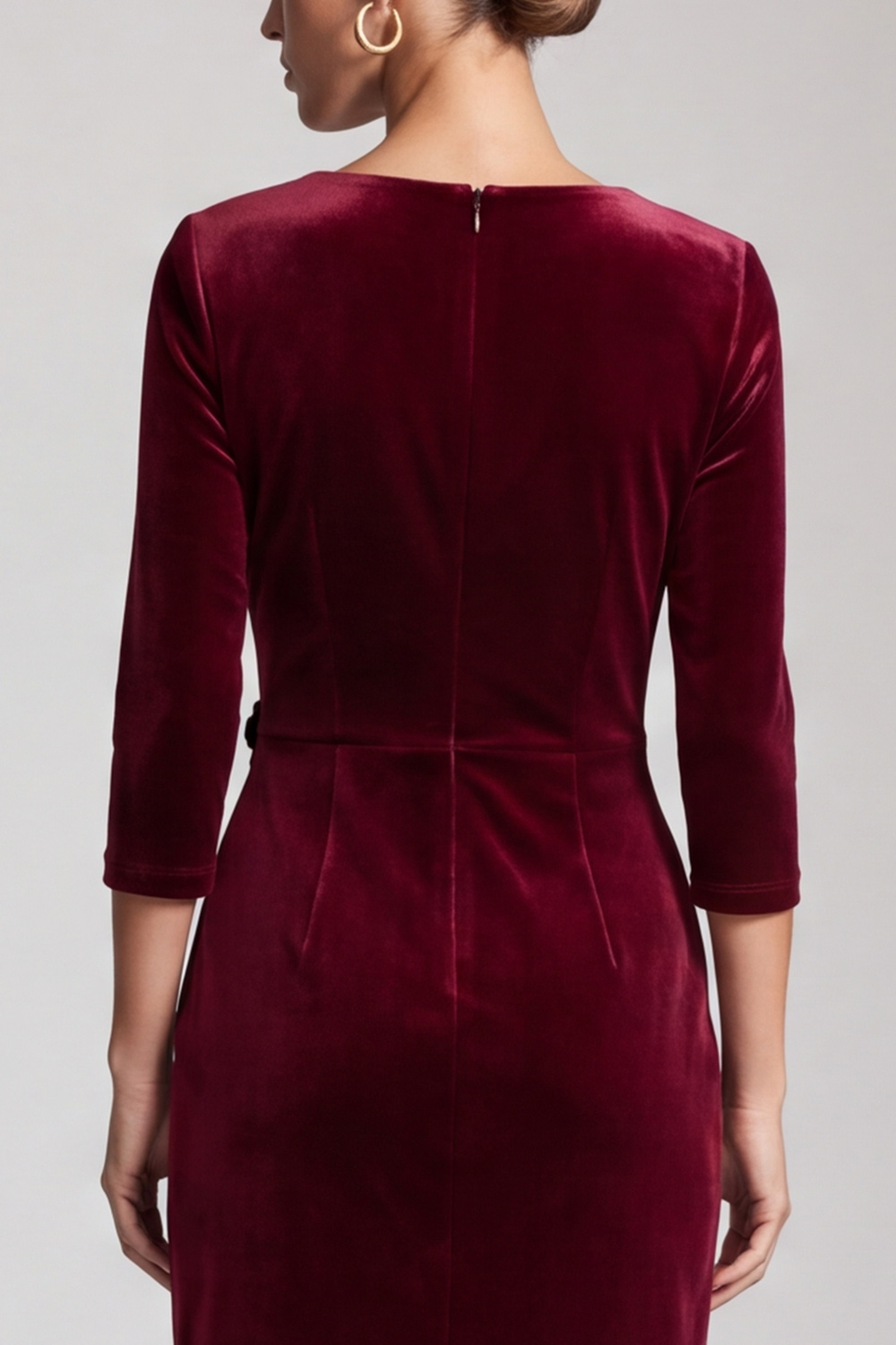 Sparkly Burgundy Ruched Sheath Round Neck Midi Evening Dress with Rhinestones