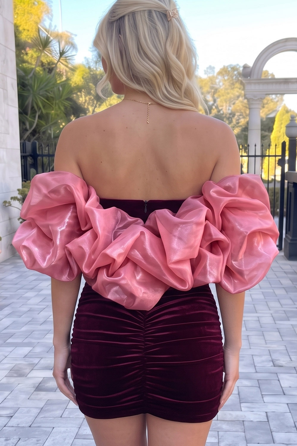 Black Bodycon Sweetheart Ruched Short Homecoming Dress with Puff Sleeves
