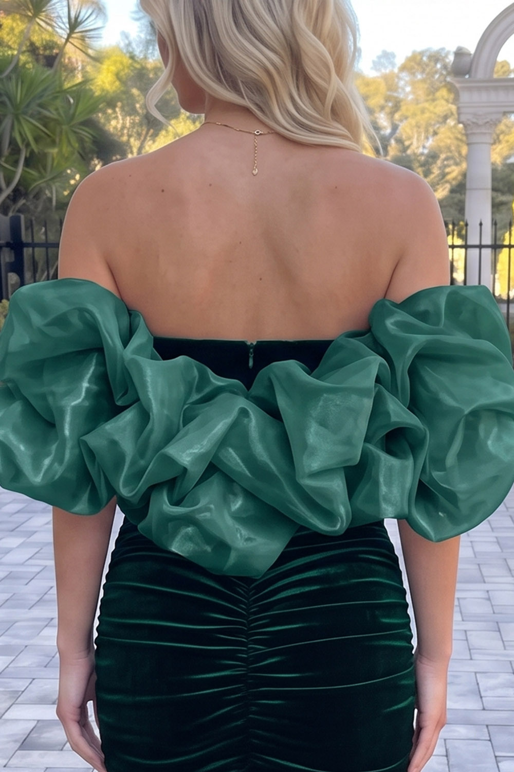 Black Bodycon Sweetheart Ruched Short Homecoming Dress with Puff Sleeves