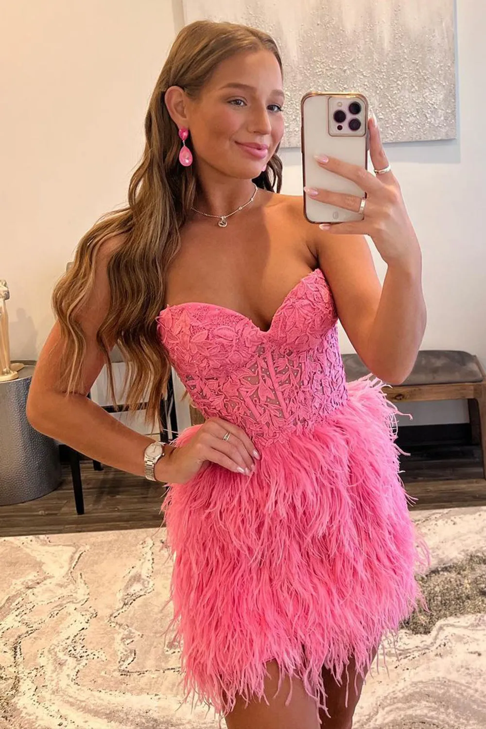 Bodycon Sweetheart Pink Short Homecoming Dress with Feathers