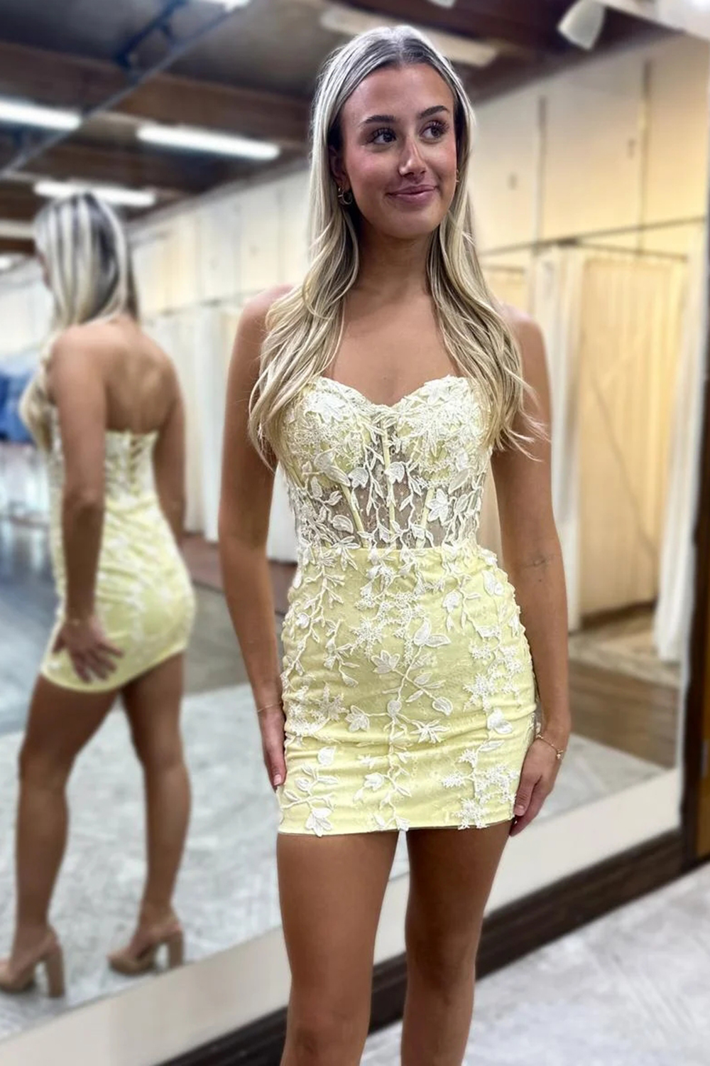 Bodycon Sweetheart Pink Corset Homecoming Dress with Appliques